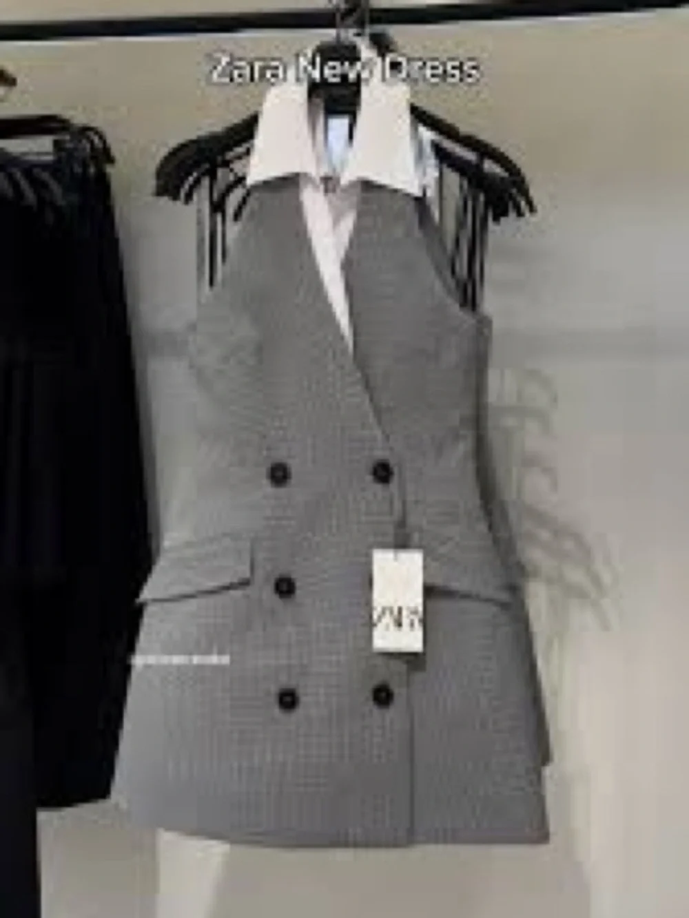 🚨24 Hour Sale 🚨 Zara Double-Breasted Grey Sleeveless Blazer Dress - Picture 2 of 7